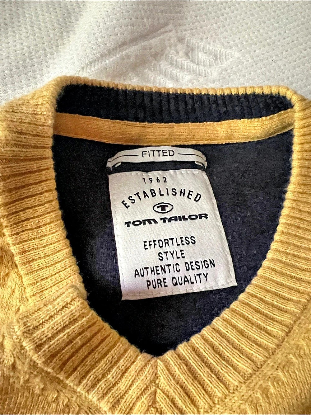 Tom Tailor Men's Yellow V-Neck Sweater